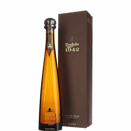 Garrafa de Don Julio 1942 com estojo